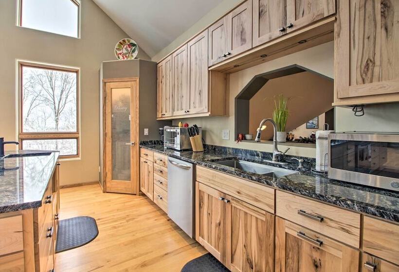 Spacious & Secluded Home By Pokegama Lake!