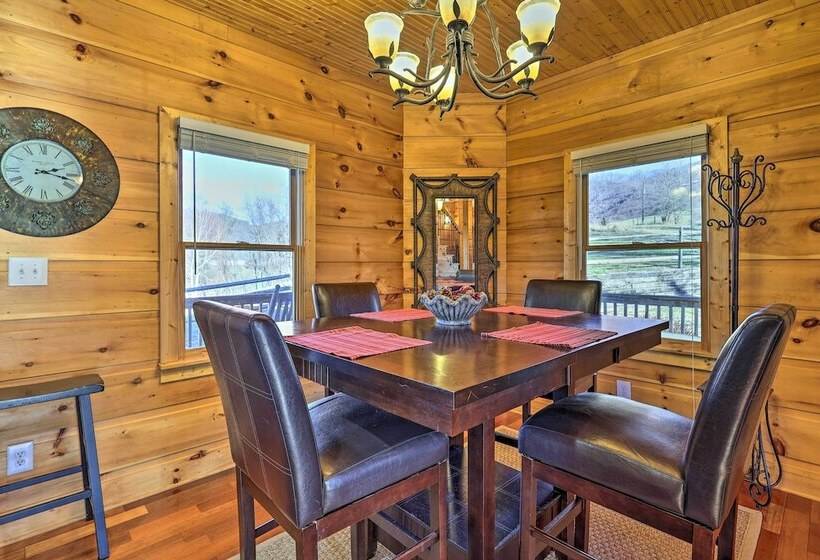 Decks & Panoramic Views: Rustic Sparta Cabin
