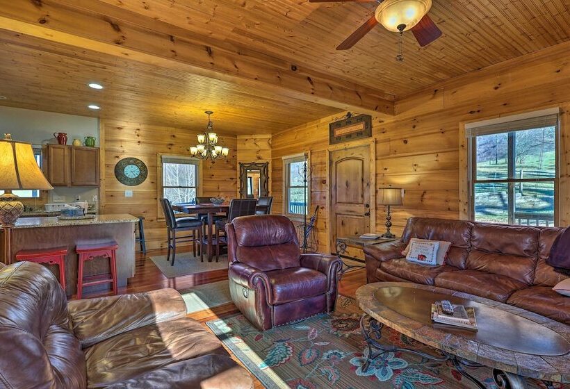 Decks & Panoramic Views: Rustic Sparta Cabin