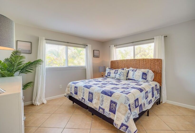 Stunning Bonita Springs Home On The Canal!