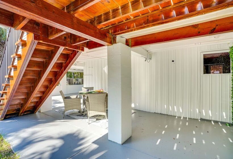 Stunning Bonita Springs Home On The Canal!