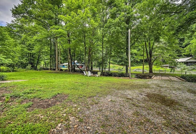 Tranquil Creekfront Bryson City Home W/ Grill!