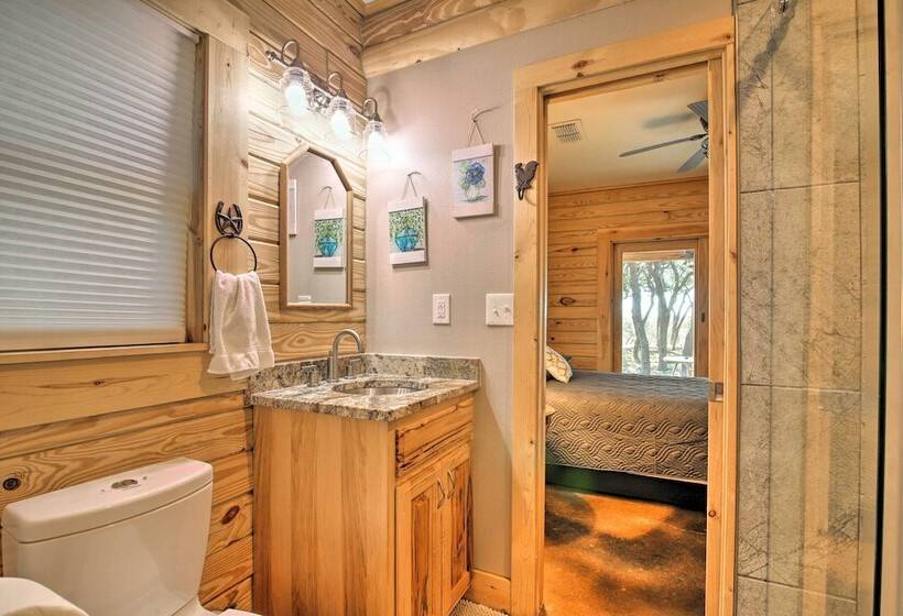 Twin Acres Scenic Ranch In Texas Hill Country