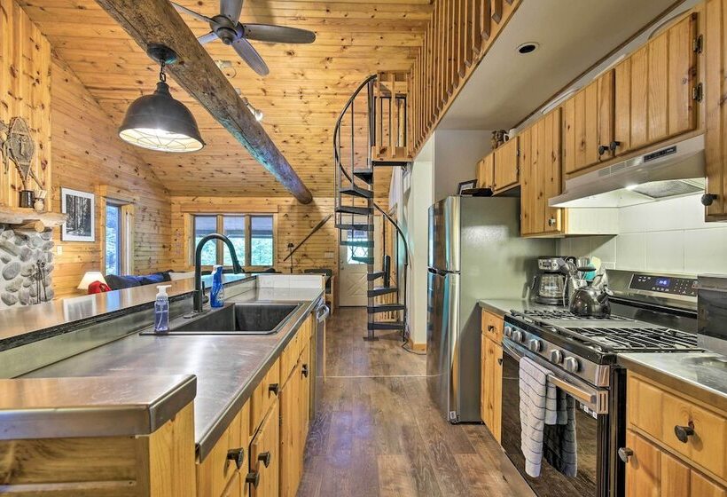 Waterfront Cottage W/ Dock On Papoose Lake!