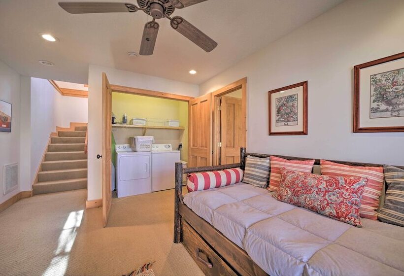 Woodsy Smoky Mtn Hideaway W/ Grill & Views!