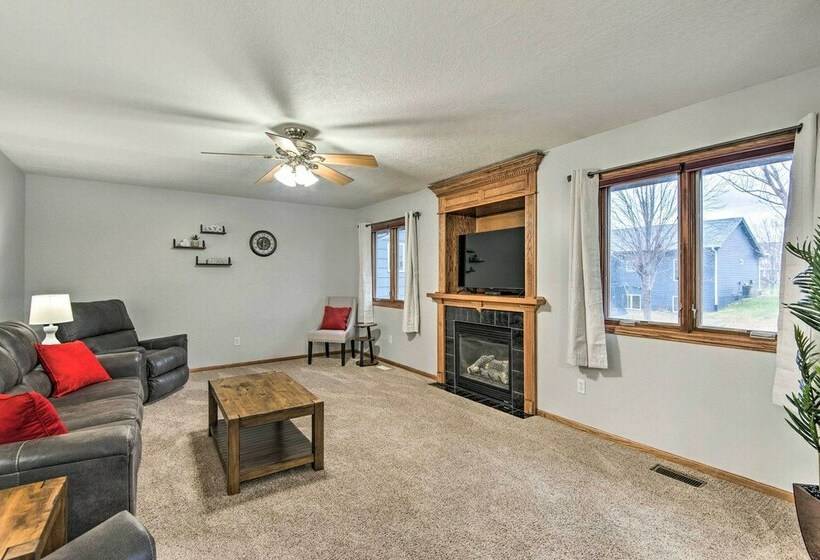 Altoona Home 11 Mi To Downtown Des Moines