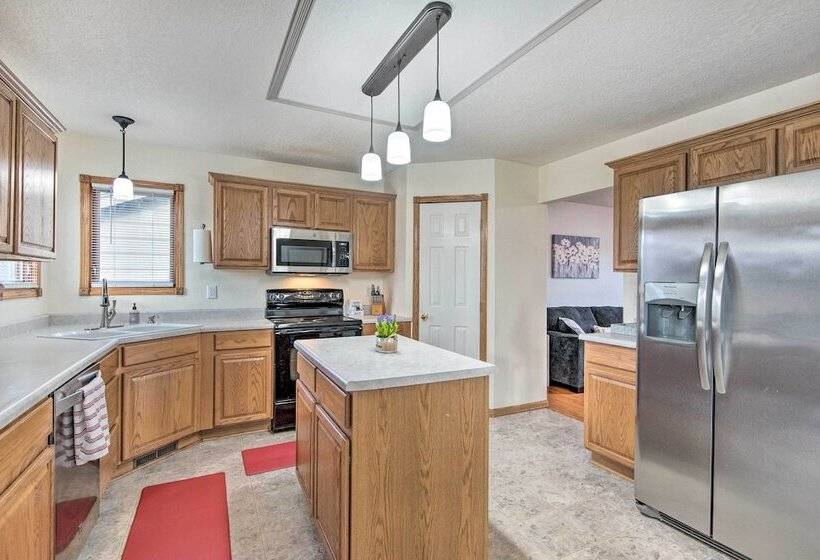 Altoona Home 11 Mi To Downtown Des Moines