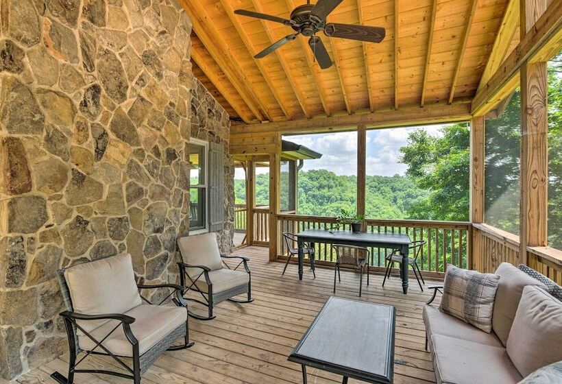 Baxter Hideaway: Screened Porch, Lake Views!