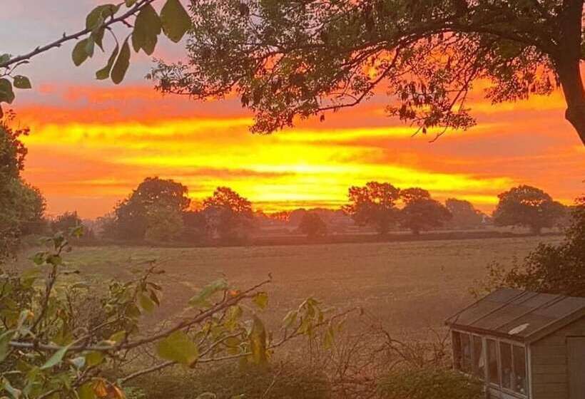 مبيت وإفطار The Jolly Sportsman