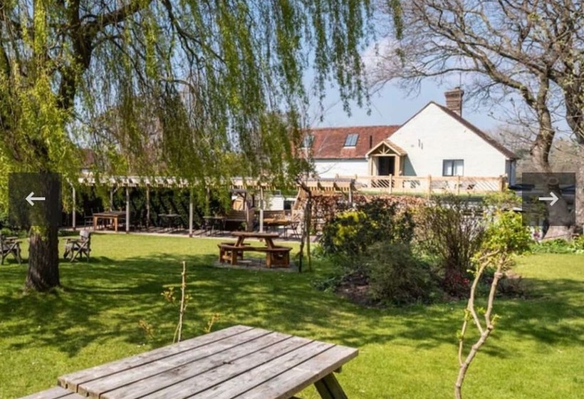 مبيت وإفطار The Jolly Sportsman