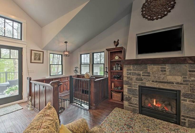 Big Cedar Lake House: Views, 100 Ft To Water!