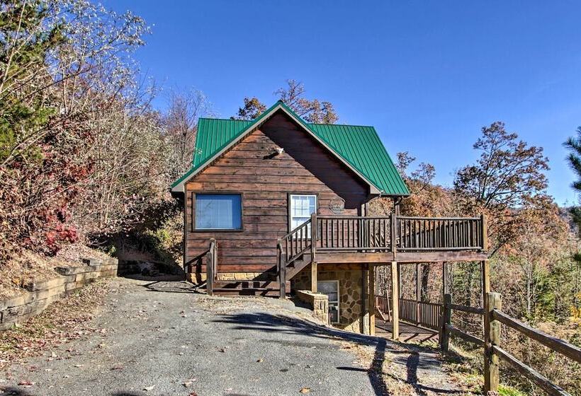Cabin W/ Breathtaking Views, Pool Access & Theater