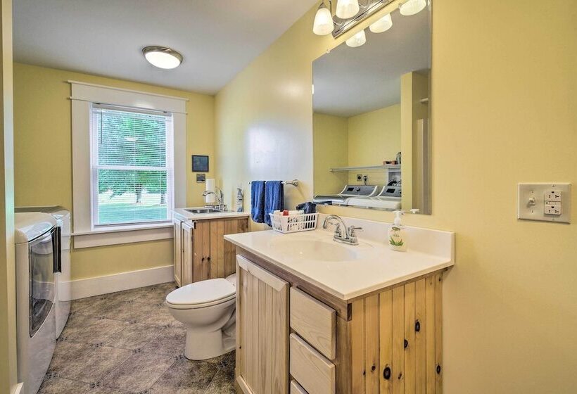 Charming Stanley Home W/ Yard, 7 Mi To Seneca Lake