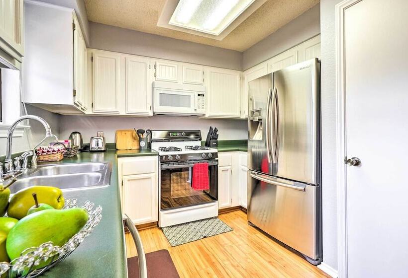 Austin Vacation Rental W/ Yard ~ 14 Mi To Downtown