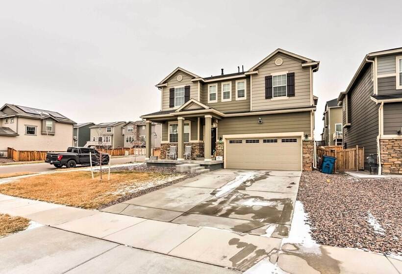8 Mi To Barr Lake: Cozy Commerce City Home!