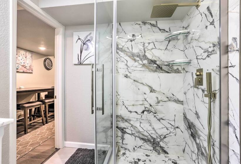 8 Mi To Barr Lake: Cozy Commerce City Home!