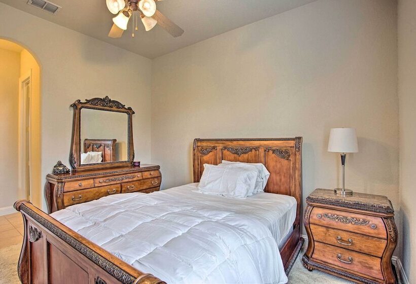 4 Mi To Grapevine Lake: Texas Home W/ Media Room