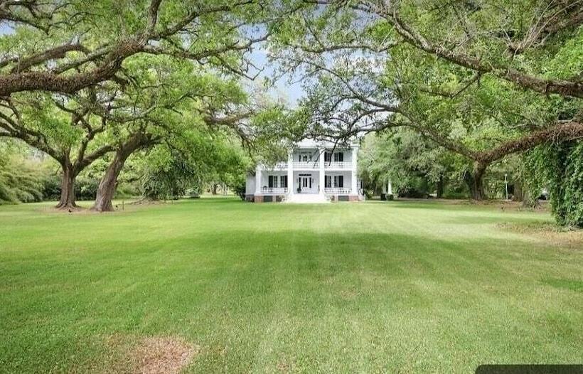 Fairfax Bed And Breakfast