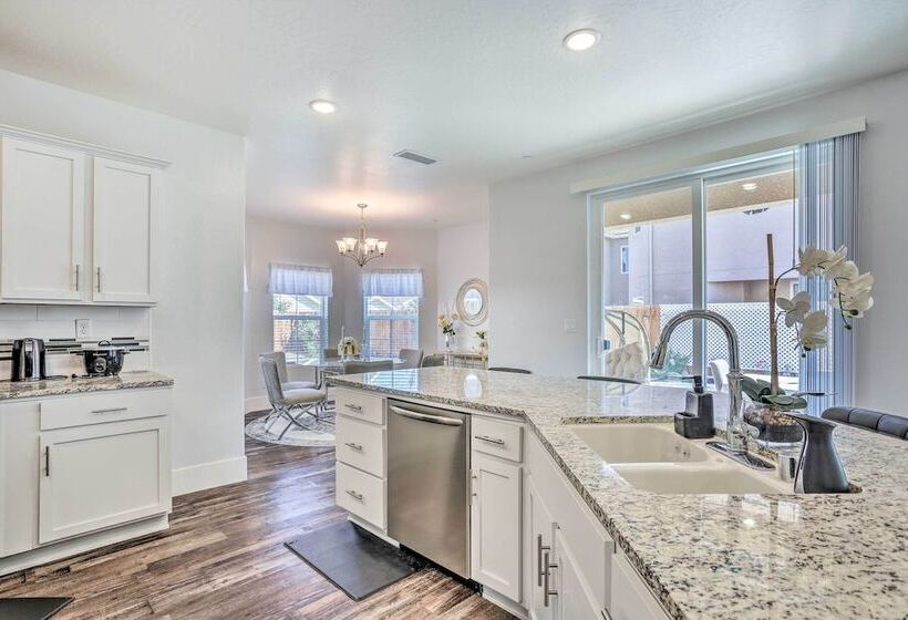 Fresno Home W/ Grill   9 Mi To Downtown