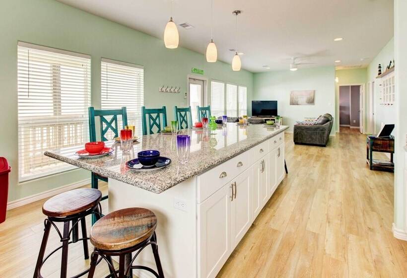 Gilchrist  Ez Street Beach House  W/ Gulf Access!