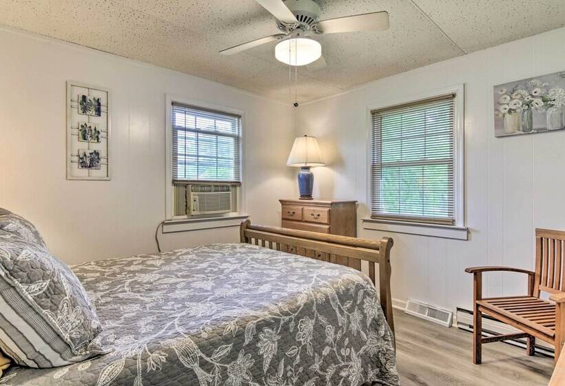 Home On Chesapeake Bay: Large Yard, Fire Pit