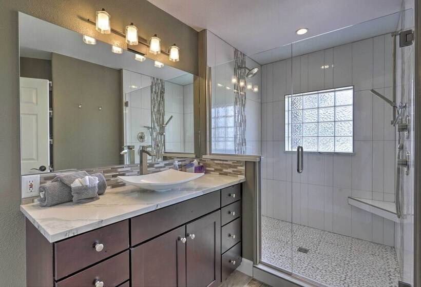 Home W/ Grill ~ 4 Miles To Co National Monument!