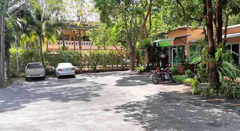 فندق Baan Suan Villas Resort