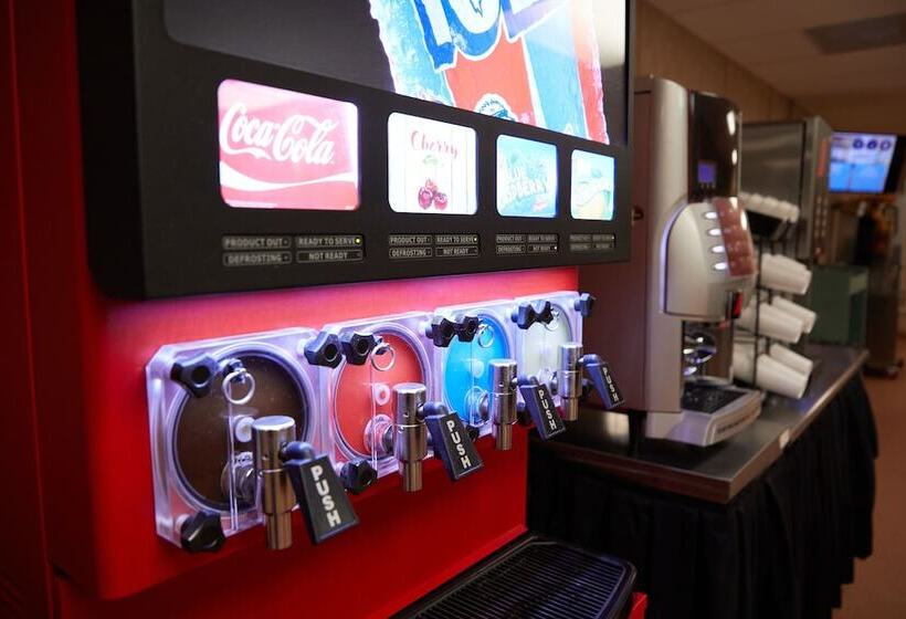 בית מלון כפרי Target Hospitality   Big Spring Lodge