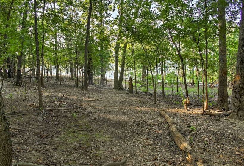 Lakefront Blue Eye Cottage W/ Hot Tub & Fire Pit!