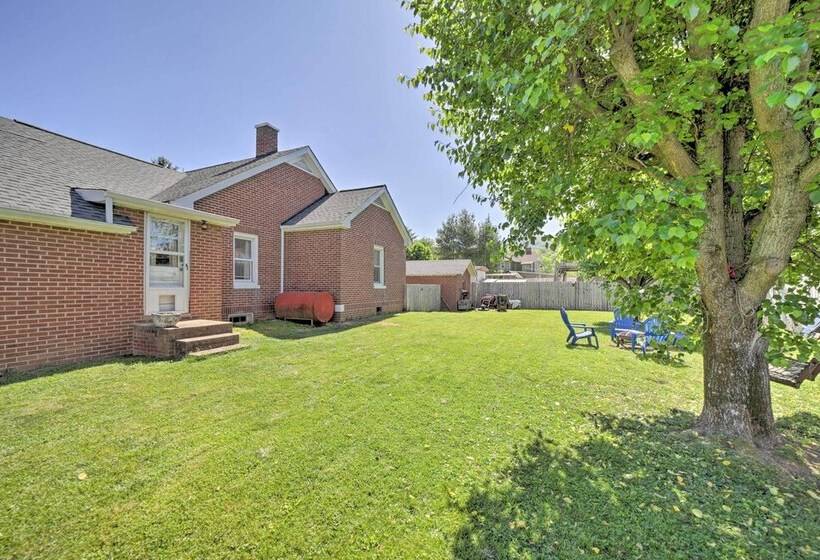 Lovely Waynesville Home W/ Yard: Pet Friendly