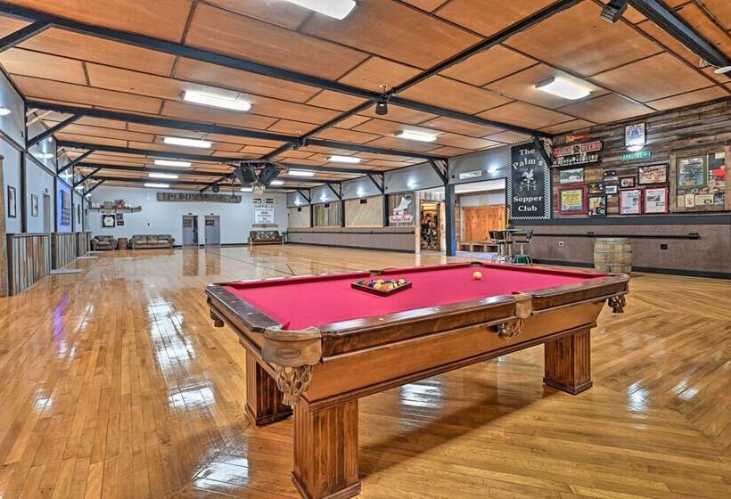 Massive Hatfield  Loon Lodge  W/ Roller Rink