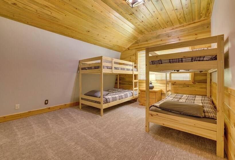 Mountain Escape: Scattered Pines Cabin W/ Deck!