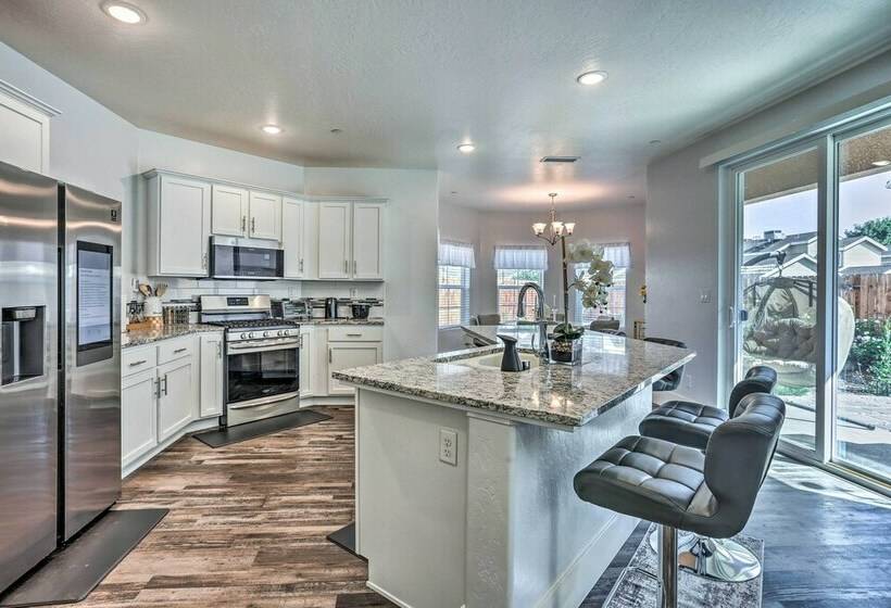 Fresno Home W/ Grill   9 Mi To Downtown