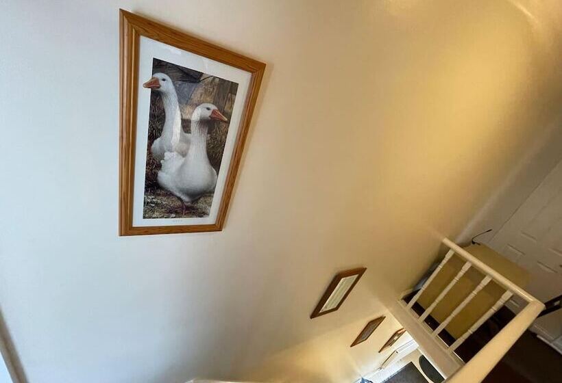 레지던스 Impeccable 4 Bed Home Away From Home In Swindon