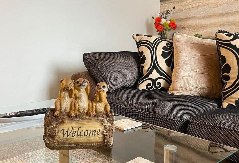 레지던스 Impeccable 4 Bed Home Away From Home In Swindon