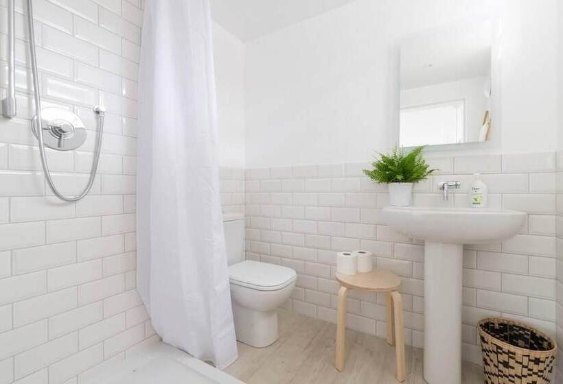 Резиденция Simple Coastal Luxury Near Southwold Sleeps 10
