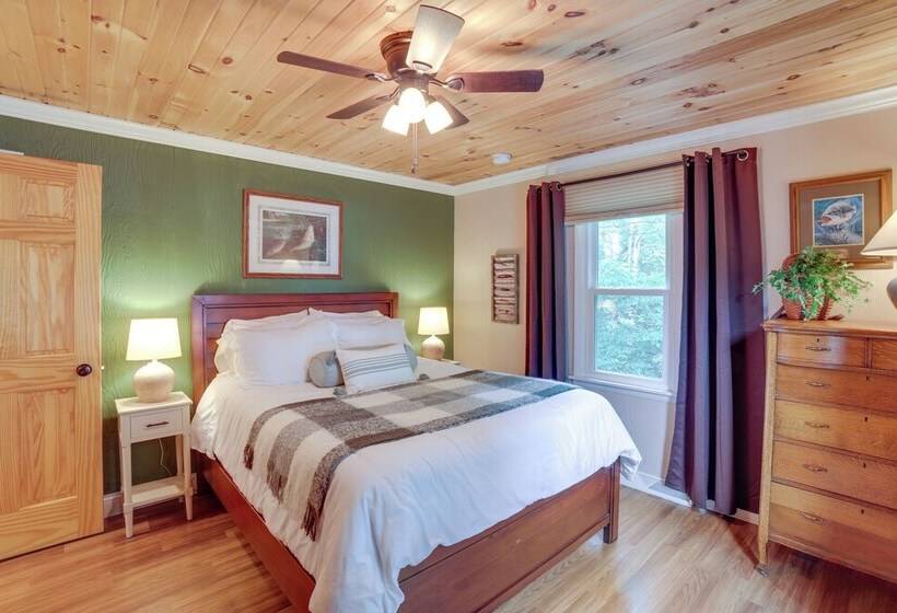 Waterfront Monticello Home W/ Fire Pit & Deck!