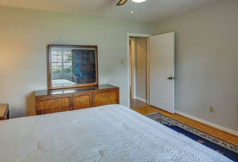 Spacious Downtown Montgomery Home W/ Yard, Patio!