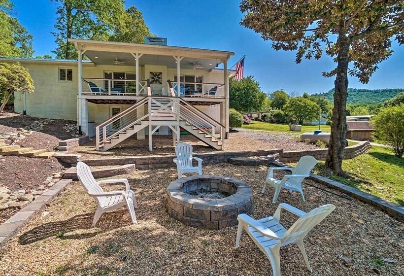 Hayesville Lake Getaway W/ Balcony & Mtn Views!