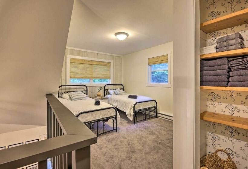 Spacious Tobyhanna Getaway: Echo Lake Access!