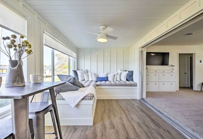 Private Dock + Grill: Sunny Lake Weir Retreat!