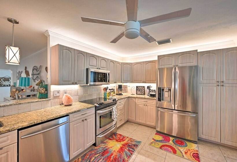 1 Mi To Dtwn: Sun Soaked Cape Coral Getaway!