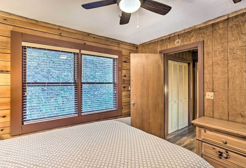 Turkey Creek Cove Clyde Cabin W/ Mtn Views!