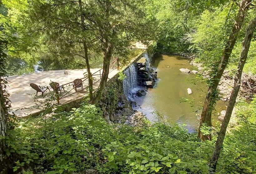 Warm + Peaceful Home W/ Fire Pit On Haw River