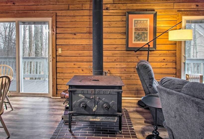 Wintergreen Home W/ Deck   Near Skiing & Hiking!