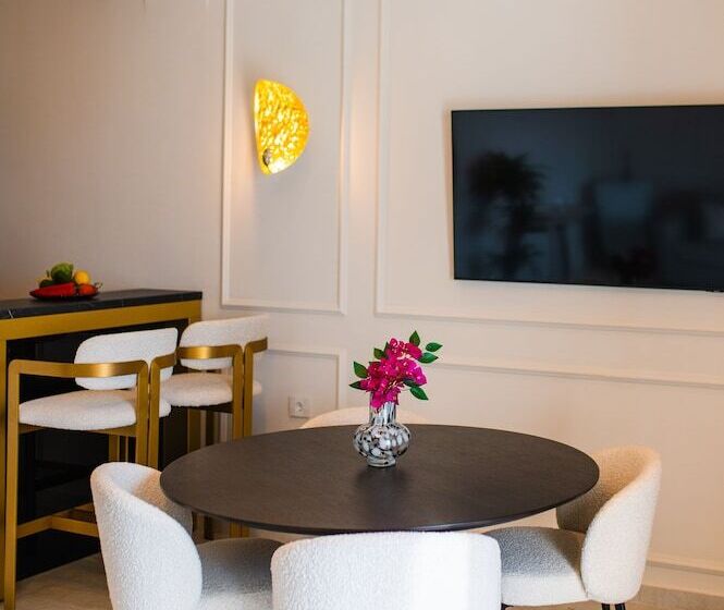 تختخواب و صبحانه La Madeleine