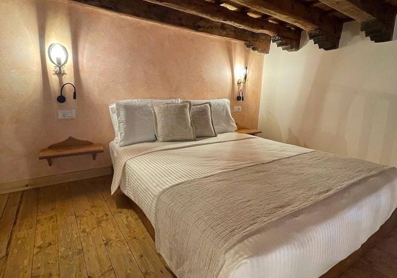 تختخواب و صبحانه Midgard Suites   Medieval Town