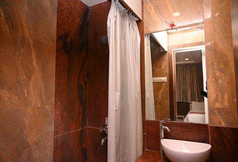 בית מלון כפרי Center Point