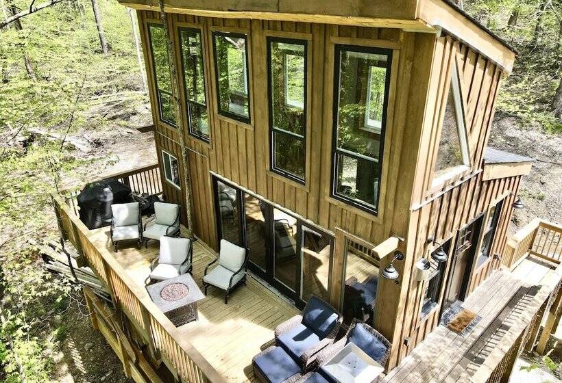 בית מלון כפרי Eagle Ridge Treehouse
