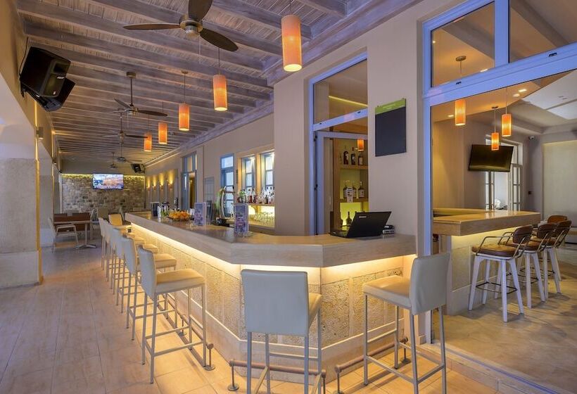فندق Mythos Suites